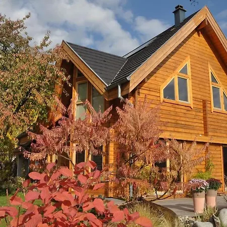 Les Trois Lanternes Apartment *